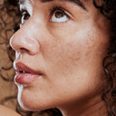 Mujer con Piel Mixta 