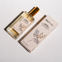 El tónico es un medio invencible para combatir las impurezas.  Controla el brillo facial, uniforma el tono y la textura de la piel y tiene efecto astringente en los poros.